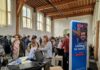 Regionale banenmarkt voor nieuwkomers in Pesthuis