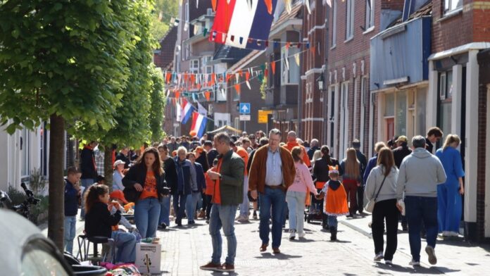 Koningsdag druk bezocht in hartje Leidschendam