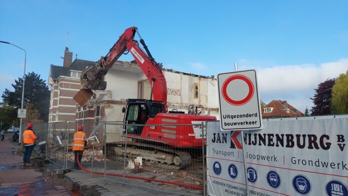 Sloop maakt plaats voor bouwproject 'Villa Vronesteyn' Sloop maakt plaats voor bouwproject 'Villa Vronesteyn'