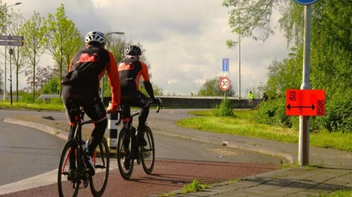 Elfdorpentocht begint weer in Stompwijk Elfdorpentocht begint weer in Stompwijk