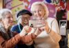 Senioren in Voorburg leren omgaan met internet, QR-codes en AI Senioren in Voorburg leren omgaan met internet, QR-codes en AI