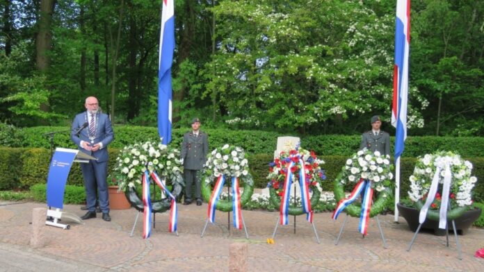Herdenking voor de gevallenen in Park Leeuwenbergh Herdenking voor de gevallenen in Park Leeuwenbergh