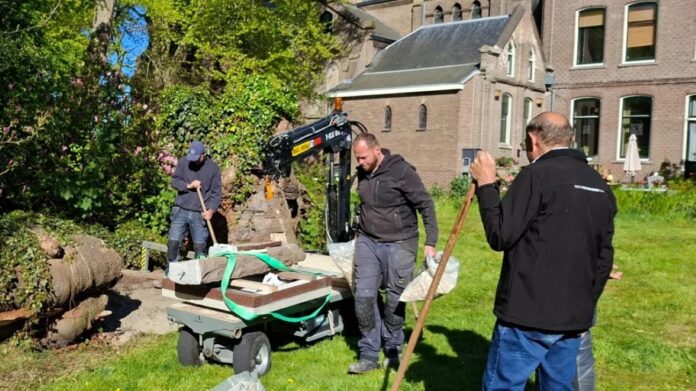 Primeur voor herdenking in Stompwijk Primeur voor herdenking in Stompwijk