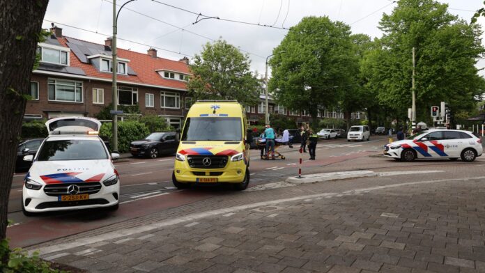 Pizzabezorger ten val met scooter