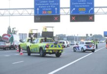 Schade en vertraging bij botsing op snelweg bij Leiden
