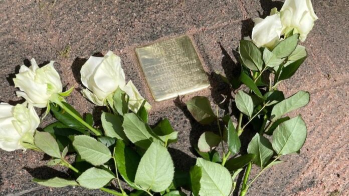 Stolperstein voor verzetsman Cornelis van Holten