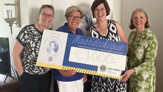Lionsclub Voorburg verblijdt Stichting Franniez met cheque