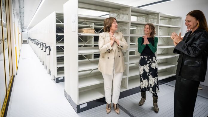 Nieuwe archiefruimte veilig in voormalige atoomschuilkelder Nieuwe archiefruimte veilig in voormalige atoomschuilkelder