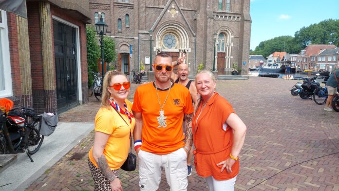 Nog meer oranjekoorts in Leidschendam Nog meer oranjekoorts in Leidschendam