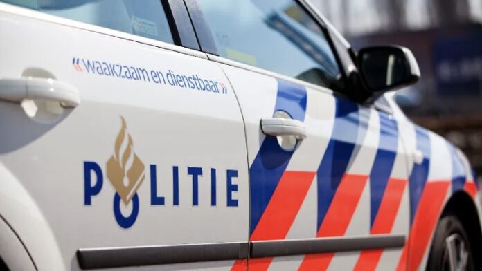 Wielrenner met spoed naar ziekenhuis na aanrijding in Leidschendam