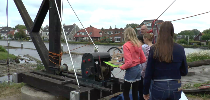 Technasium Veurs Lyceum op bezoek bij De Salamander Technasium Veurs Lyceum op bezoek bij De Salamander