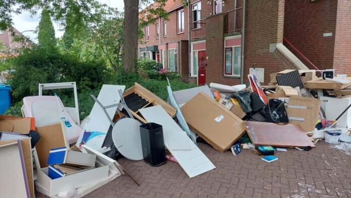 Neerzetten van grofvuil zonder betalen blijft een probleem Neerzetten van grofvuil zonder betalen blijft een probleem
