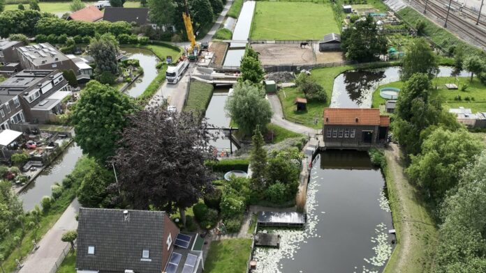 Droogte zet watersysteem onder druk: 'Iedereen kan helpen door zuinig met water om te gaan' Droogte zet watersysteem onder druk: 'Iedereen kan helpen door zuinig met water om te gaan'