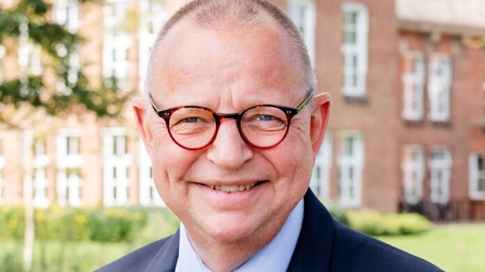Jules Bijl nieuwe formateur voor vervolg formatieronde met VVD, GBLV en PRO Jules Bijl nieuwe formateur voor vervolg formatieronde met VVD, GBLV en PRO