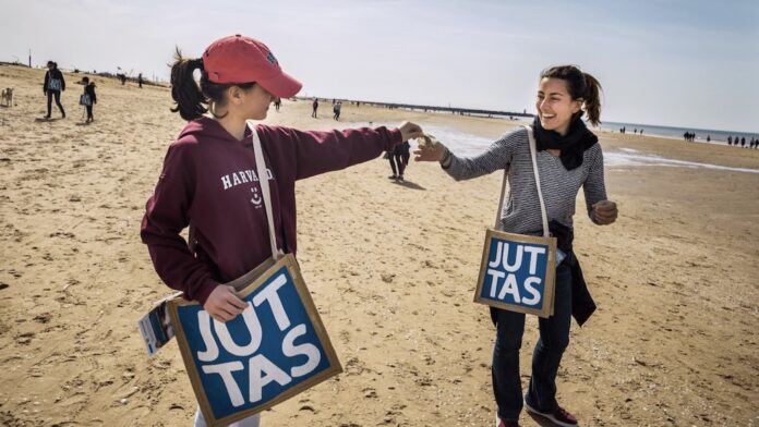 Juttasactie beloont strandbezoekers die de kust schoon houden Juttasactie beloont strandbezoekers die de kust schoon houden