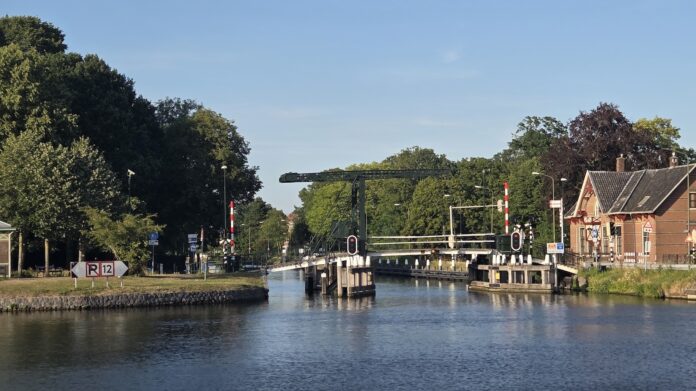 Gemeenteraad wil eerst mobiliteitsonderzoek voordat besluit over Kippenbrug valt