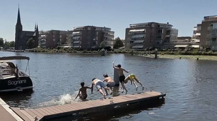 Meer officiële zwemlocaties moeten zorgen voor veilige verkoeling Meer officiële zwemlocaties moeten zorgen voor veilige verkoeling