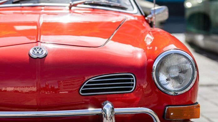Classic car-rally door dierenambulance gebied Classic car-rally door dierenambulance gebied
