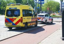 Fietsers botsen op kruising in Leiden Zuidwest