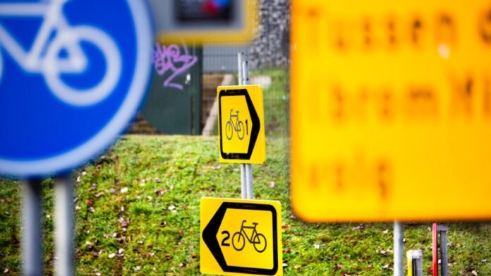 Drukke fietsroute ruim jaar dicht Drukke fietsroute ruim jaar dicht