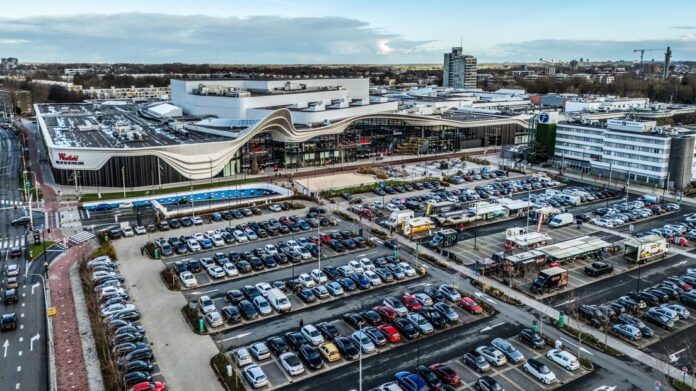 Aandacht-LV over parkeerplannen rond Mall: ‘Dat vinden wij gewoon echt niet netjes naar de inwoners’ Aandacht-LV over parkeerplannen rond Mall: ‘Dat vinden wij gewoon echt niet netjes naar de inwoners’
