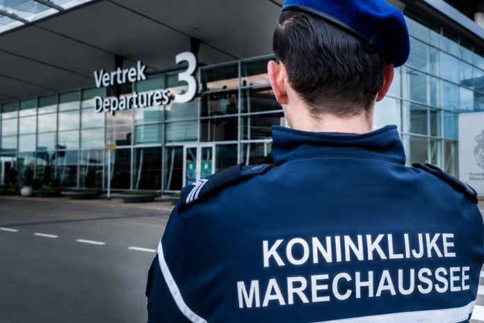 Marechaussee_Schiphol