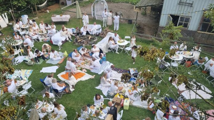 Picnic Blanc keert terug naar Stompwijk voor derde editie Picnic Blanc keert terug naar Stompwijk voor derde editie