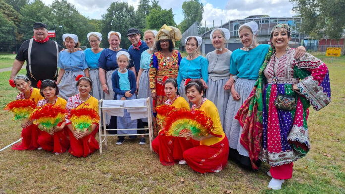 Wereldreis in Noord brengt muziek, dans en voetbal naar Prinsenhofpark
