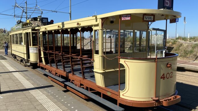 Zomertram HTM 402 klaar voor de start