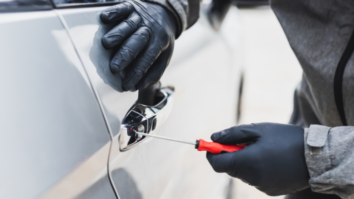 Diefstal motorvoertuigen afgenomen in Leidschendam-Voorburg Diefstal motorvoertuigen afgenomen in Leidschendam-Voorburg