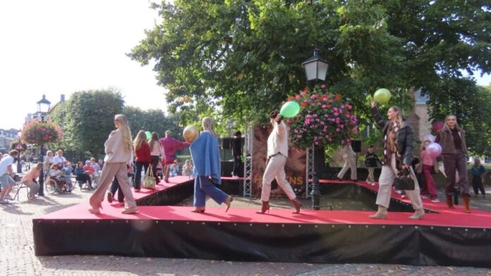 Nieuwste najaarsmode in Huygenskwartier Voorburg Nieuwste najaarsmode in Huygenskwartier Voorburg